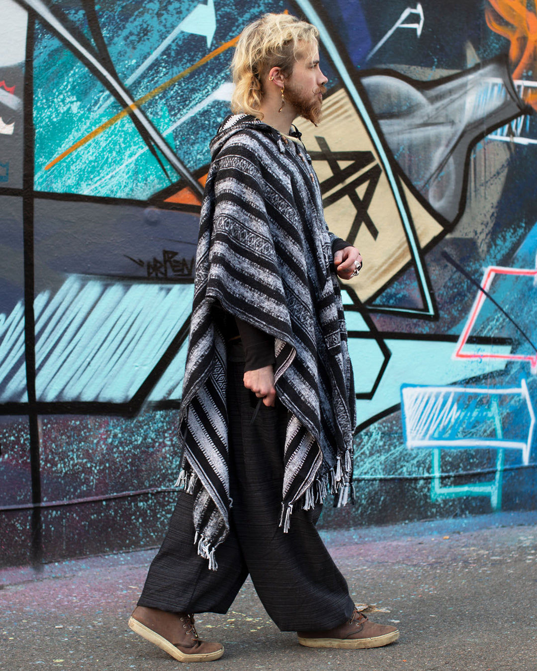 Mexican Gheri Poncho Black/White